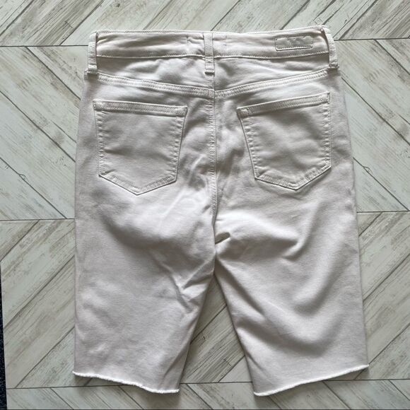 JUST USA NWT white Bermuda Jean Shorts High Rise Button Up Size 8 - Picture 2 of 9